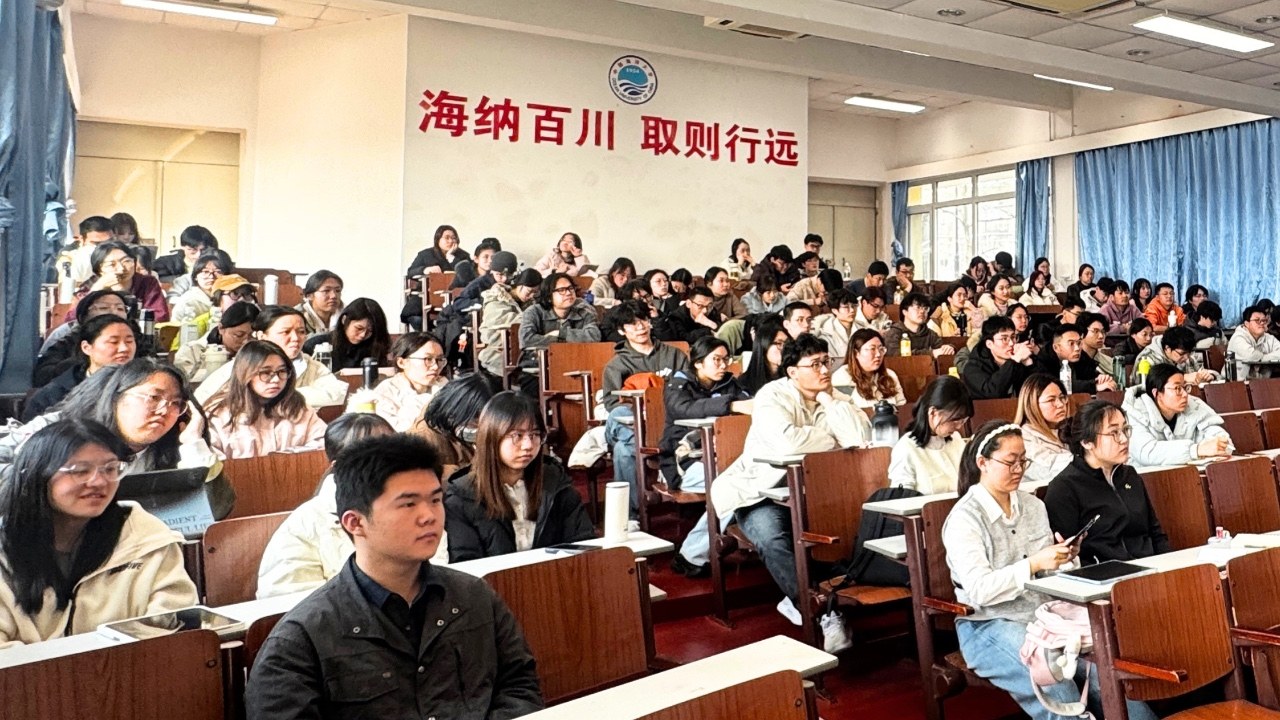 靶向校招为中国海洋大学医药学院开展线下就业指导公开课，面对面赋能医药学子求职
