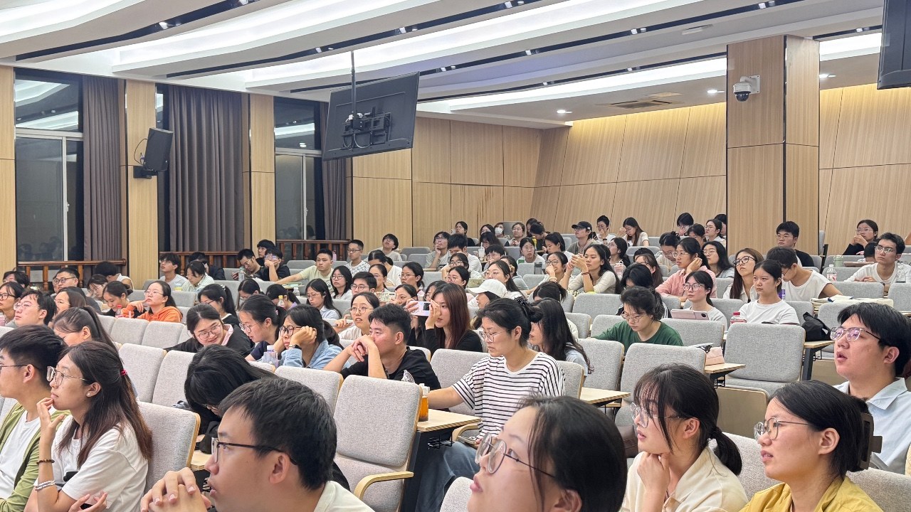 靶向校招为中国药科大学开展医药行业全链路求职培训